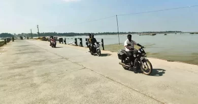 வாலாஜாபாத்- அவளூர் தரைப்பாலத்தில் கனரக வாகனங்கள் செல்ல தடை