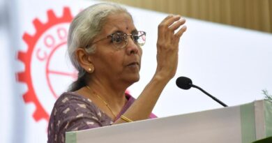 அமைச்சர் நிர்மலா சீதாராமனுக்கு தலைவர்கள் கண்டனம் – ‘ஆட்சியில் உள்ளவர்களிடம் கோரிக்கை வைத்தால் அவமதிப்பு