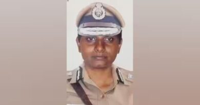 விதவிதமான  ‘கெட் அப்’பில் விஜயபானு  ஐ.பி. எஸ் ., அதிகாரியாக  நடித்து  பெண்  போலீசிடம்  நகை  பறிப்பு