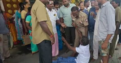 குன்றத்துார்  திருஊரக  பெருமாள்  கோவிலை  தினமும்  தாமதமாக  திறப்பதால்  வாக்குவாதம்
