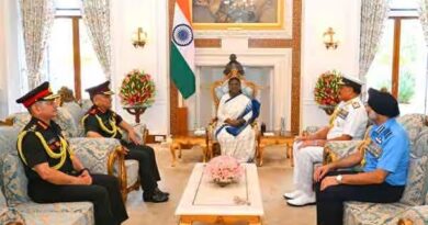 ‘ஆபரேஷன் சிந்தூர்’ வெற்றி; ஜனாதிபதி திரவுபதி முர்மு உடன் முப்படை தளபதிகள் சந்திப்பு